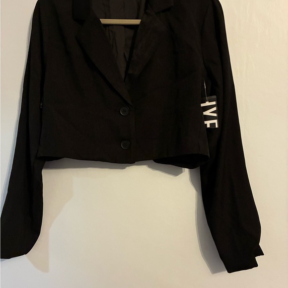 NWT HYFVE Cropped Black Jacket - Picture 2 of 10